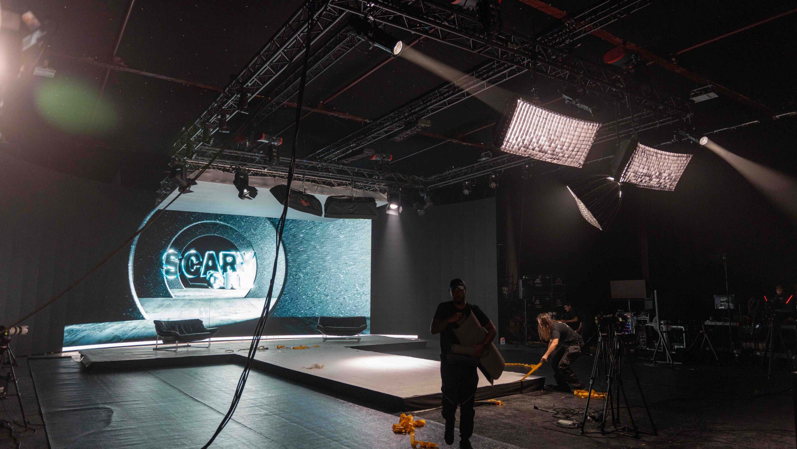VPH studio led production virtuelle tournage video youtube masque off gaelle garcia diaz