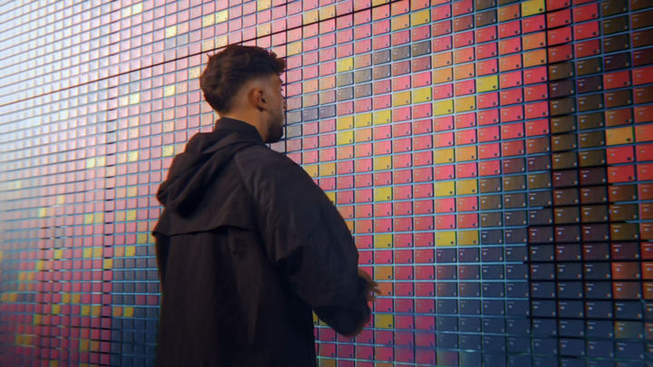 production multi spots une journée studio led