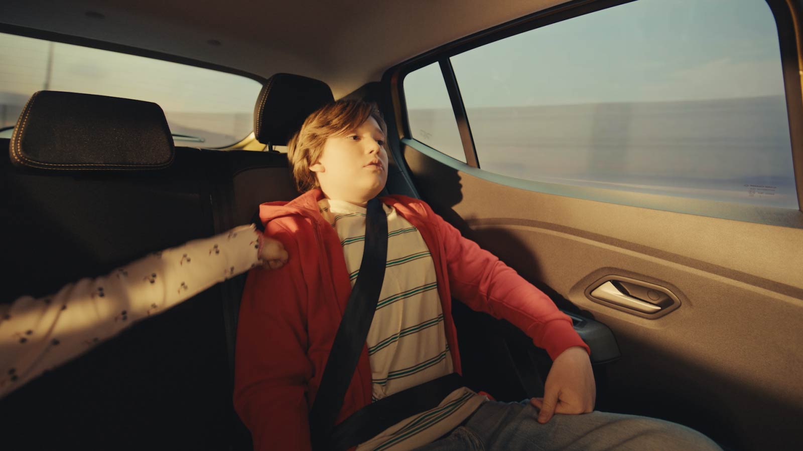 dacia sandero publicite studio led vph rouling plate