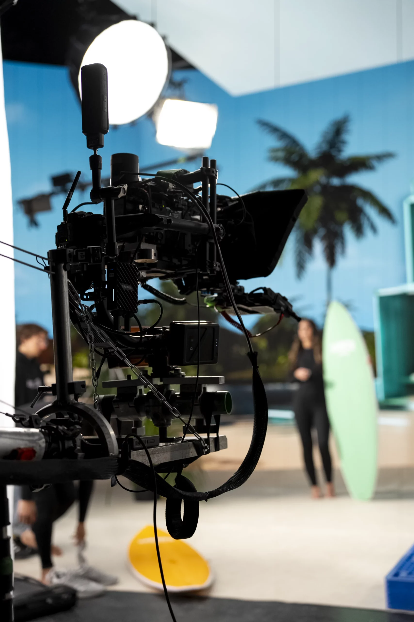 Production virtuelle Garnier, tournage décor virtuel californien, plateau LED L'Oréal