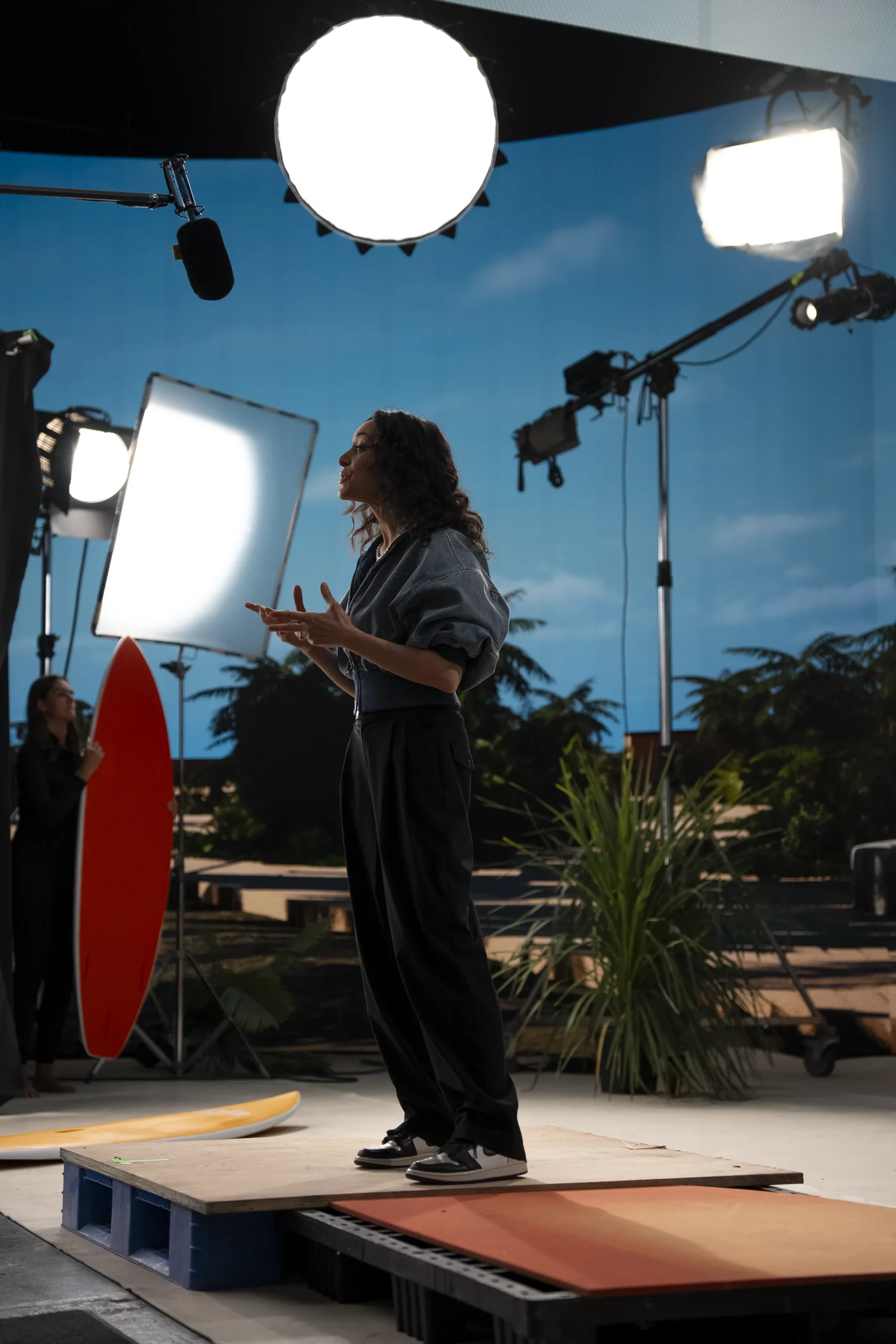 Production virtuelle Garnier, tournage décor virtuel californien, plateau LED L'Oréal